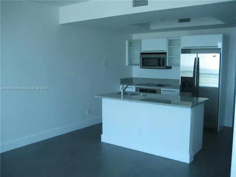 888 Biscayne Blvd # 3310, Miami FL 33132