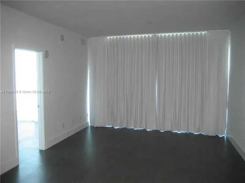 888 Biscayne Blvd # 3310, Miami FL 33132