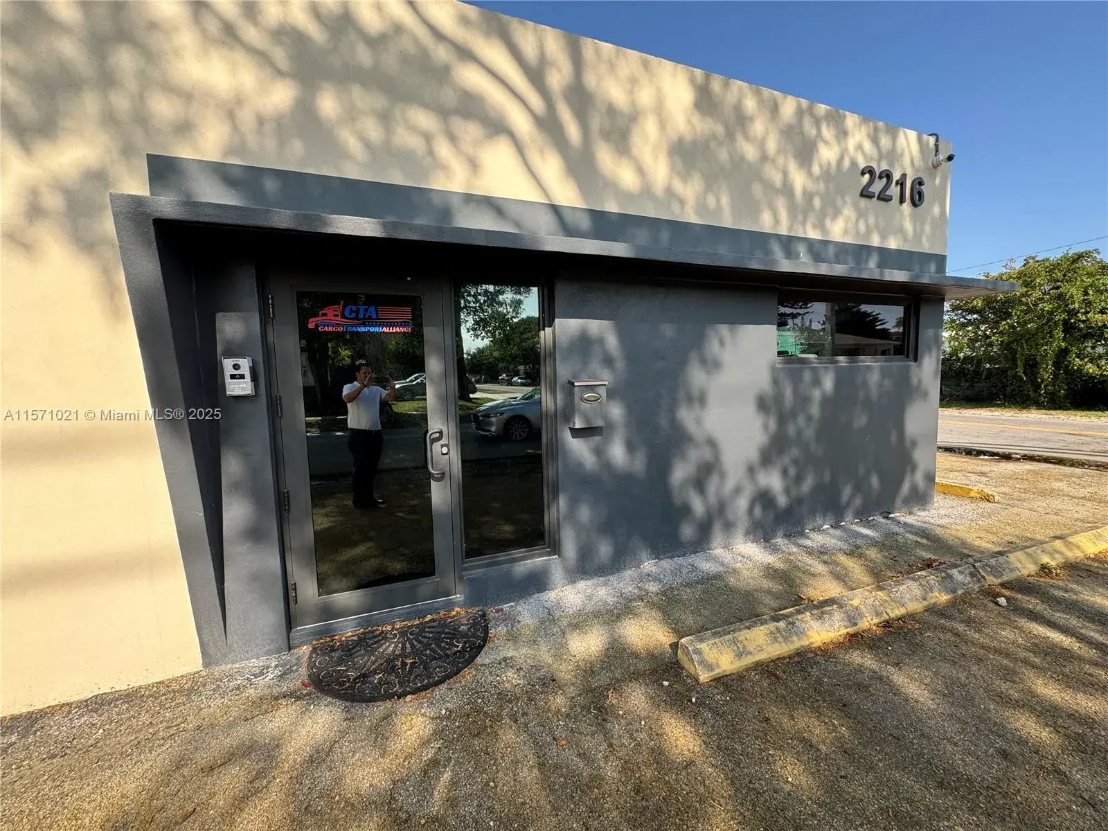 for sale at 2216 N 20th Ave, Hollywood FL 33020