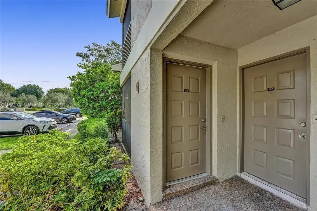 103 Gardens Dr # 103, Pompano Beach FL 33069