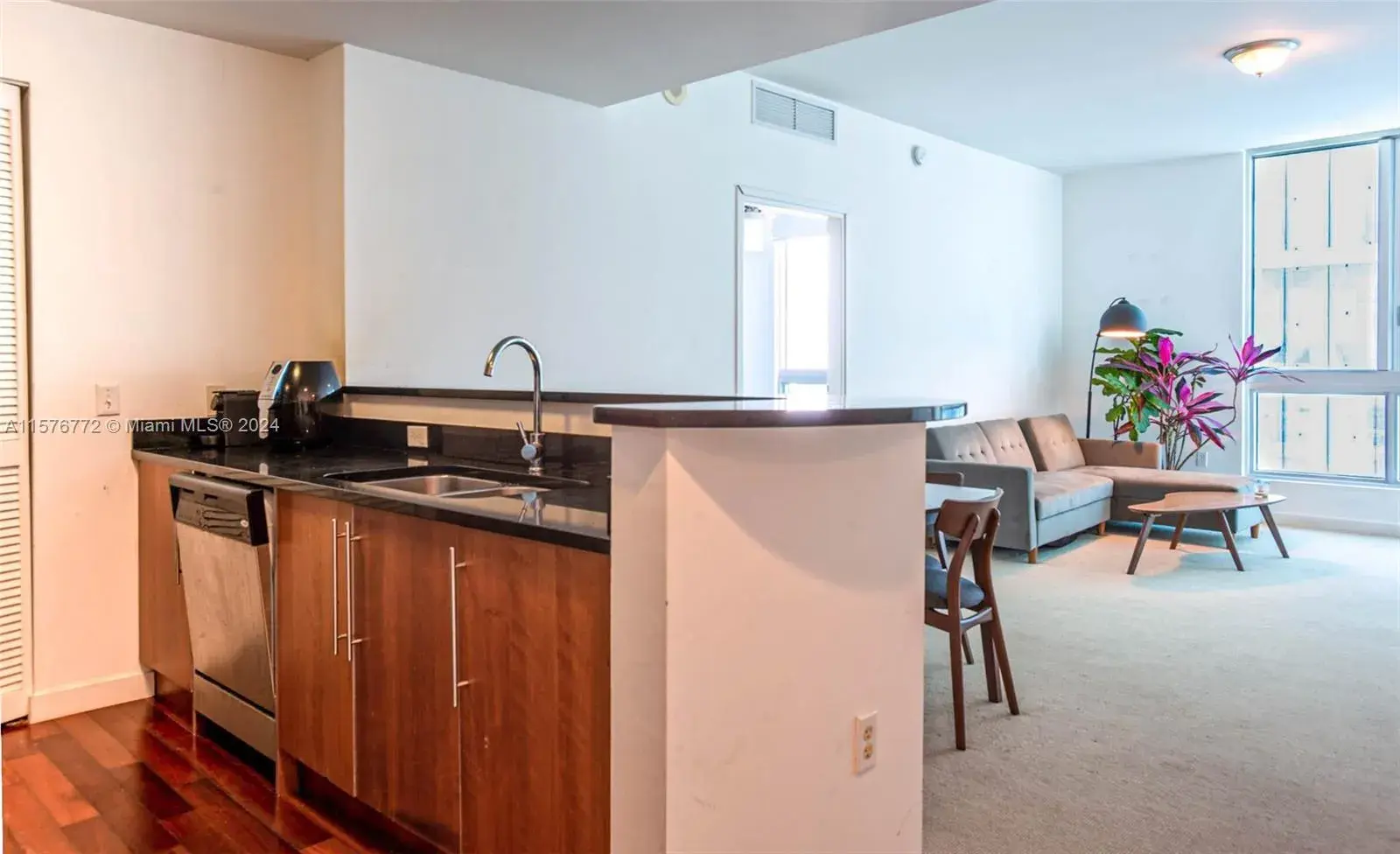300 S BISCAYNE BLVD # 3404, Miami FL 33131