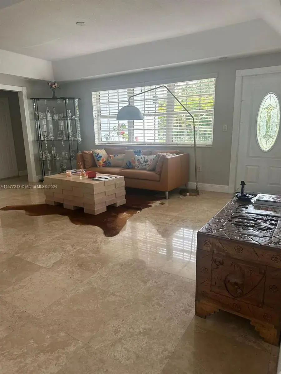 9411 SW 112th St, Miami FL 33176