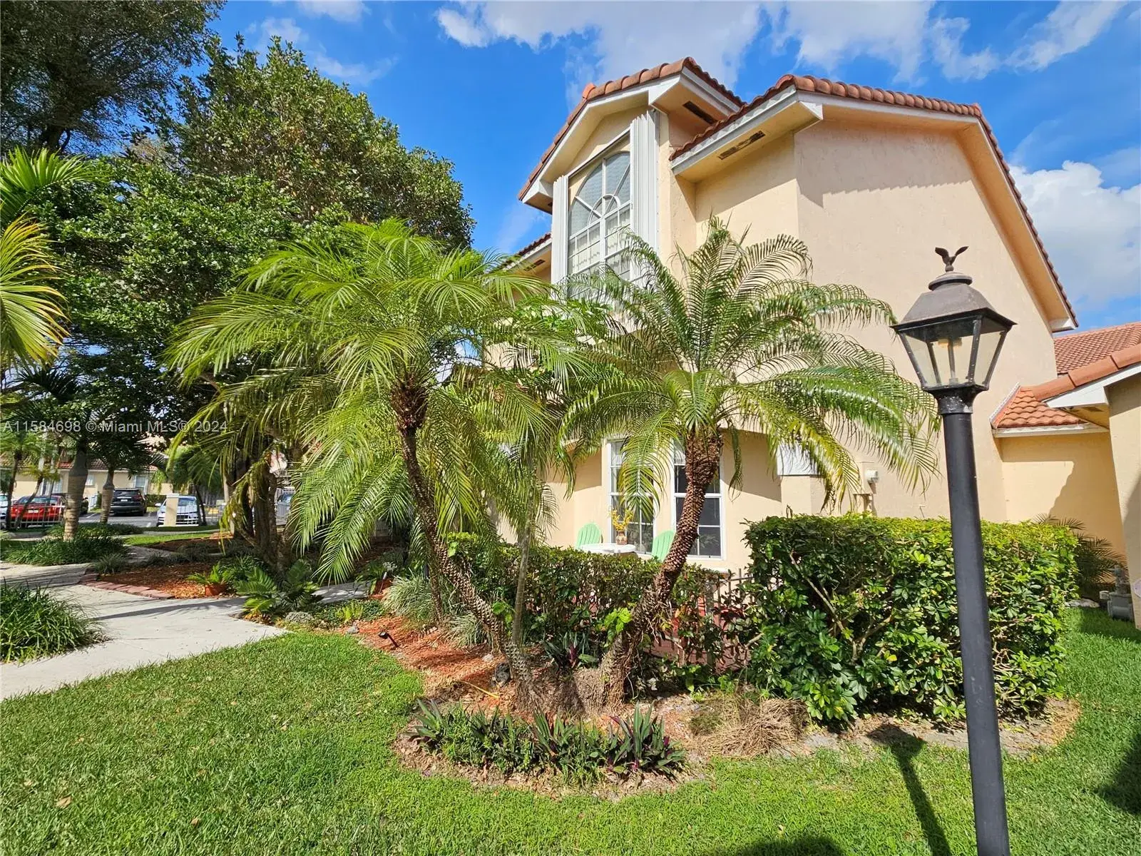 15348 SW 111th St, Miami FL 33196