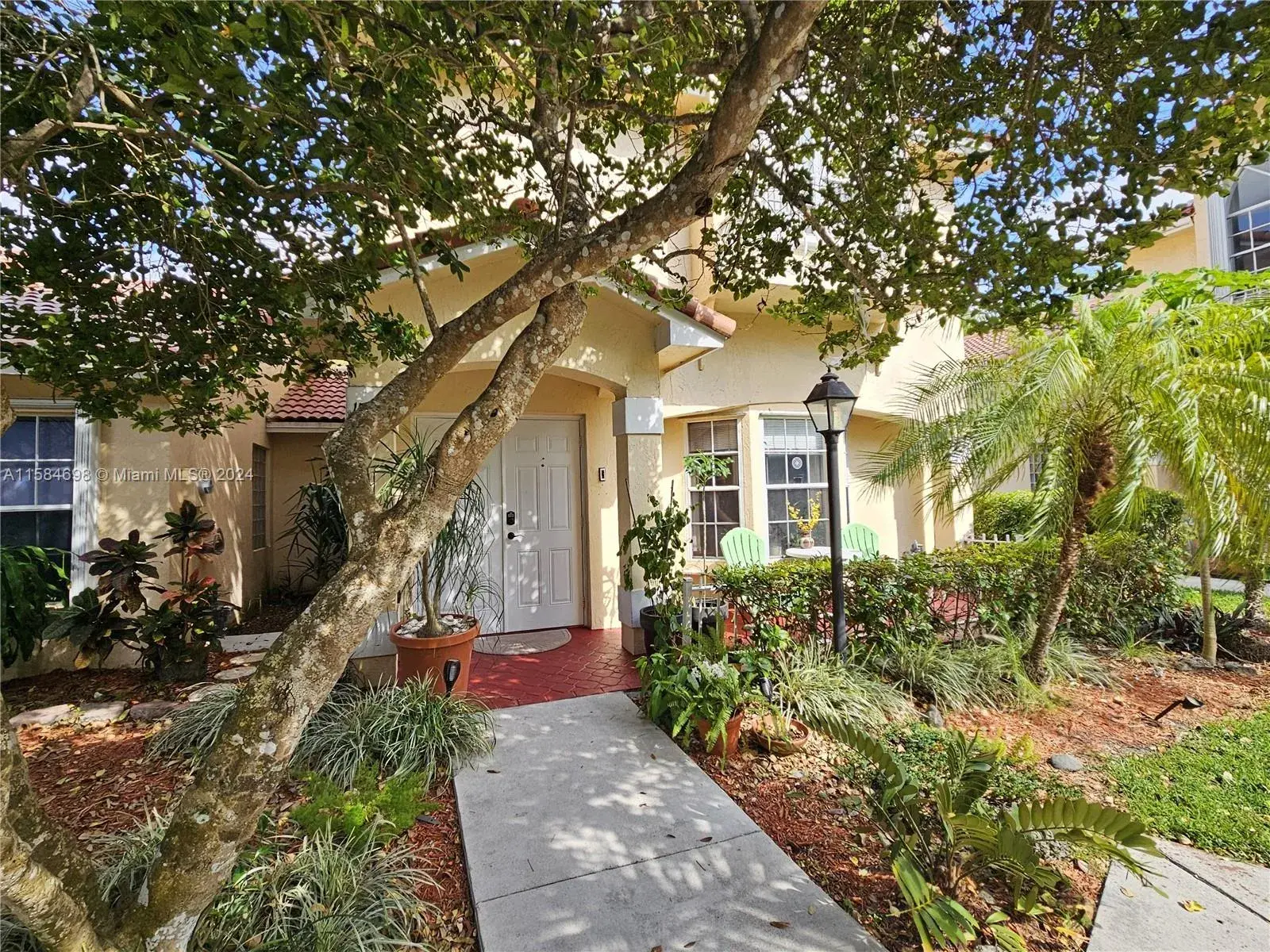15348 SW 111th St, Miami FL 33196