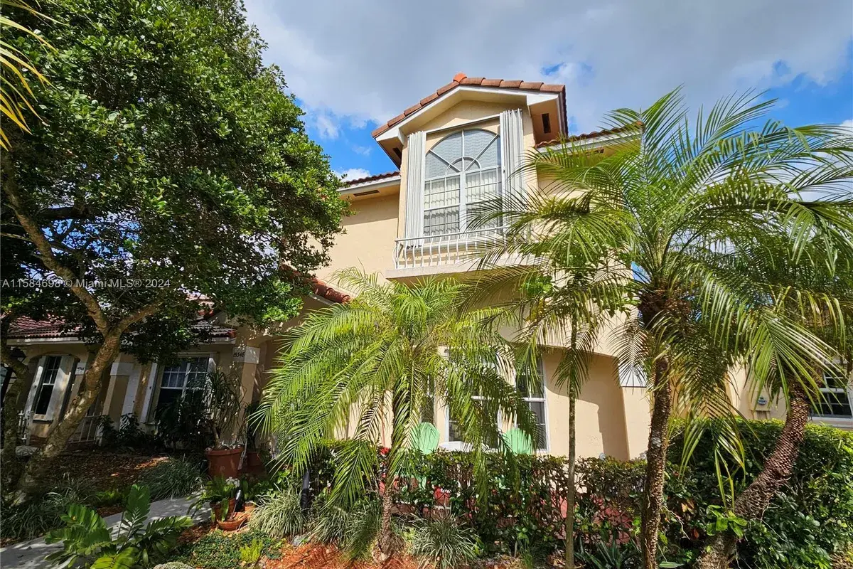 15348 SW 111th St, Miami FL 33196