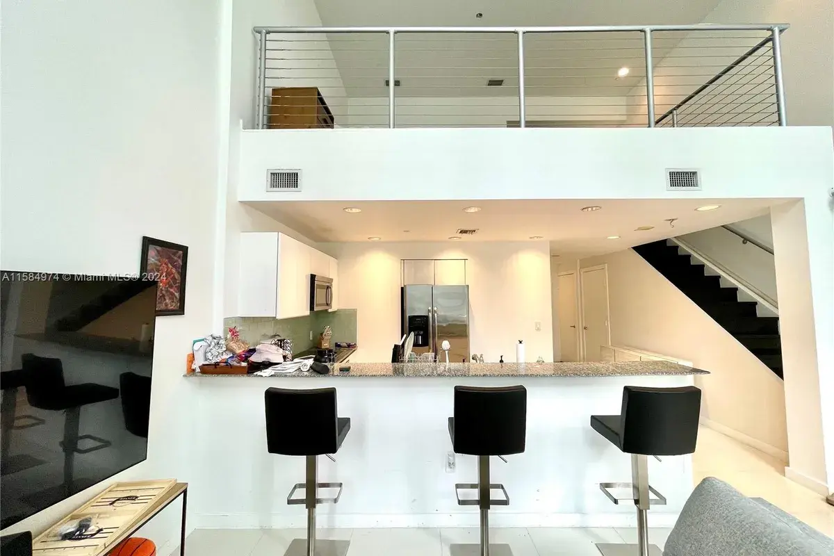 1060 Brickell Ave # 1005, Miami FL 33131