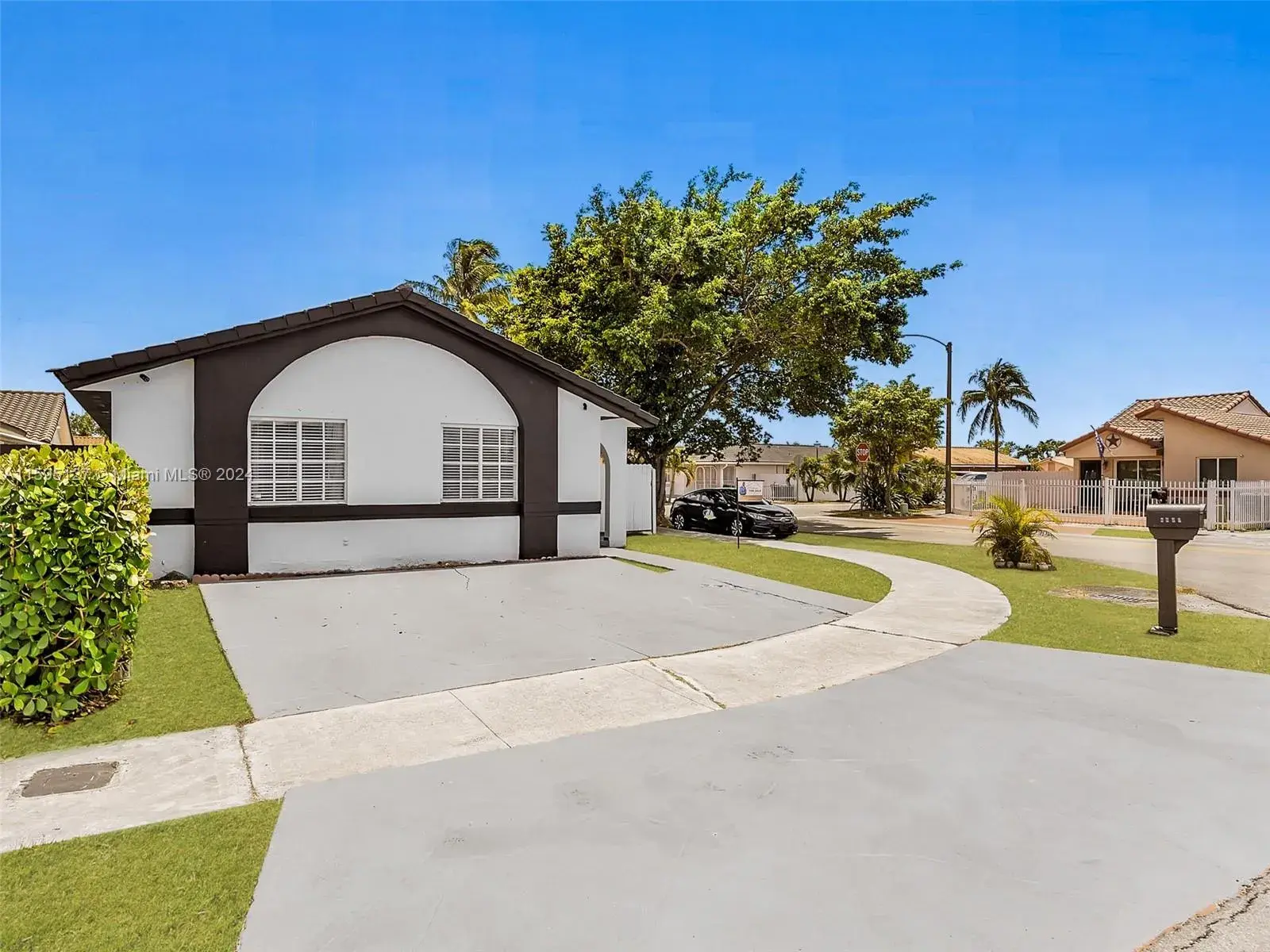 2894 W 72nd Ter, Hialeah FL 33018