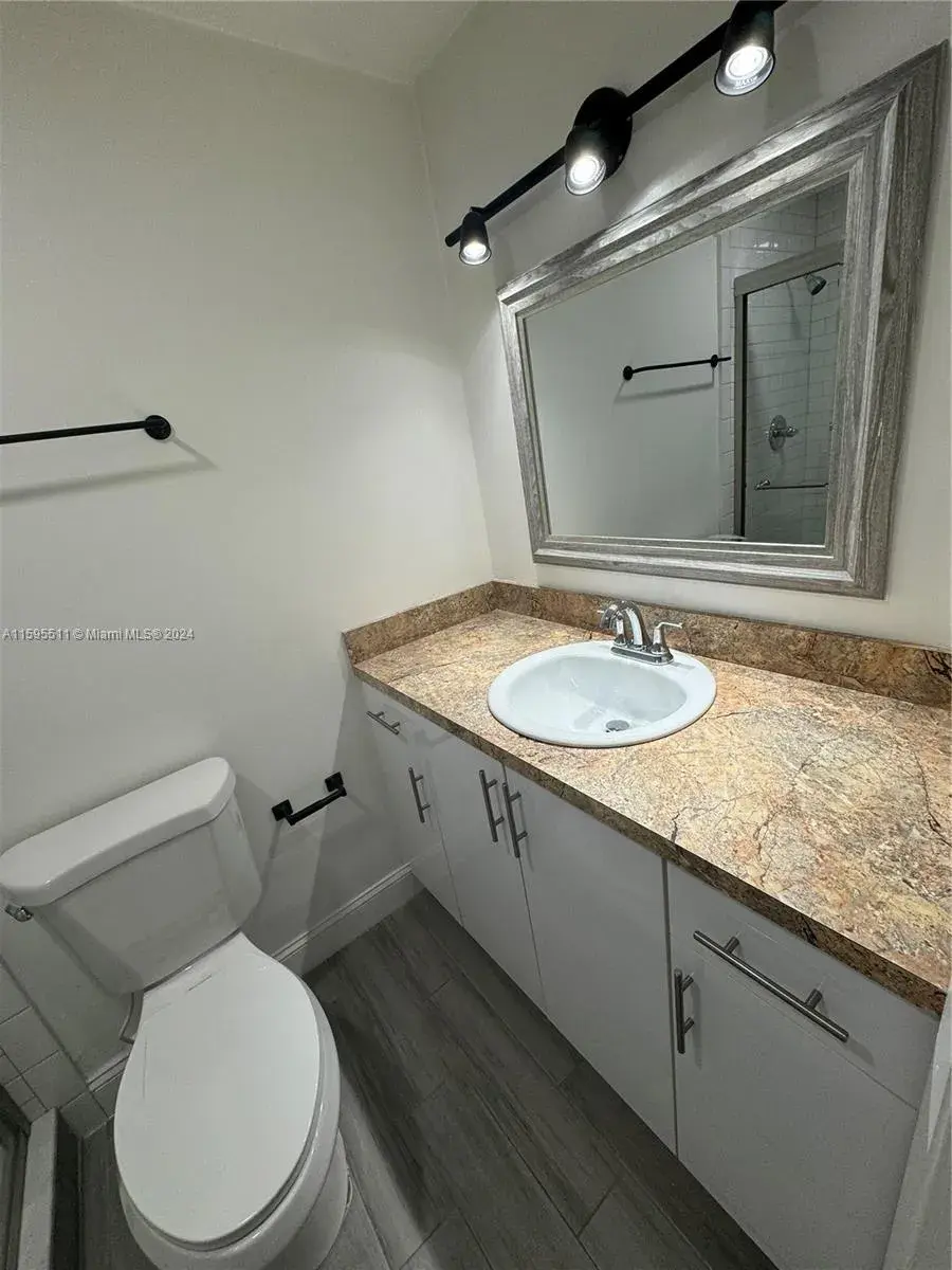 2050 SW 122nd Ave # 22, Miami FL 33175