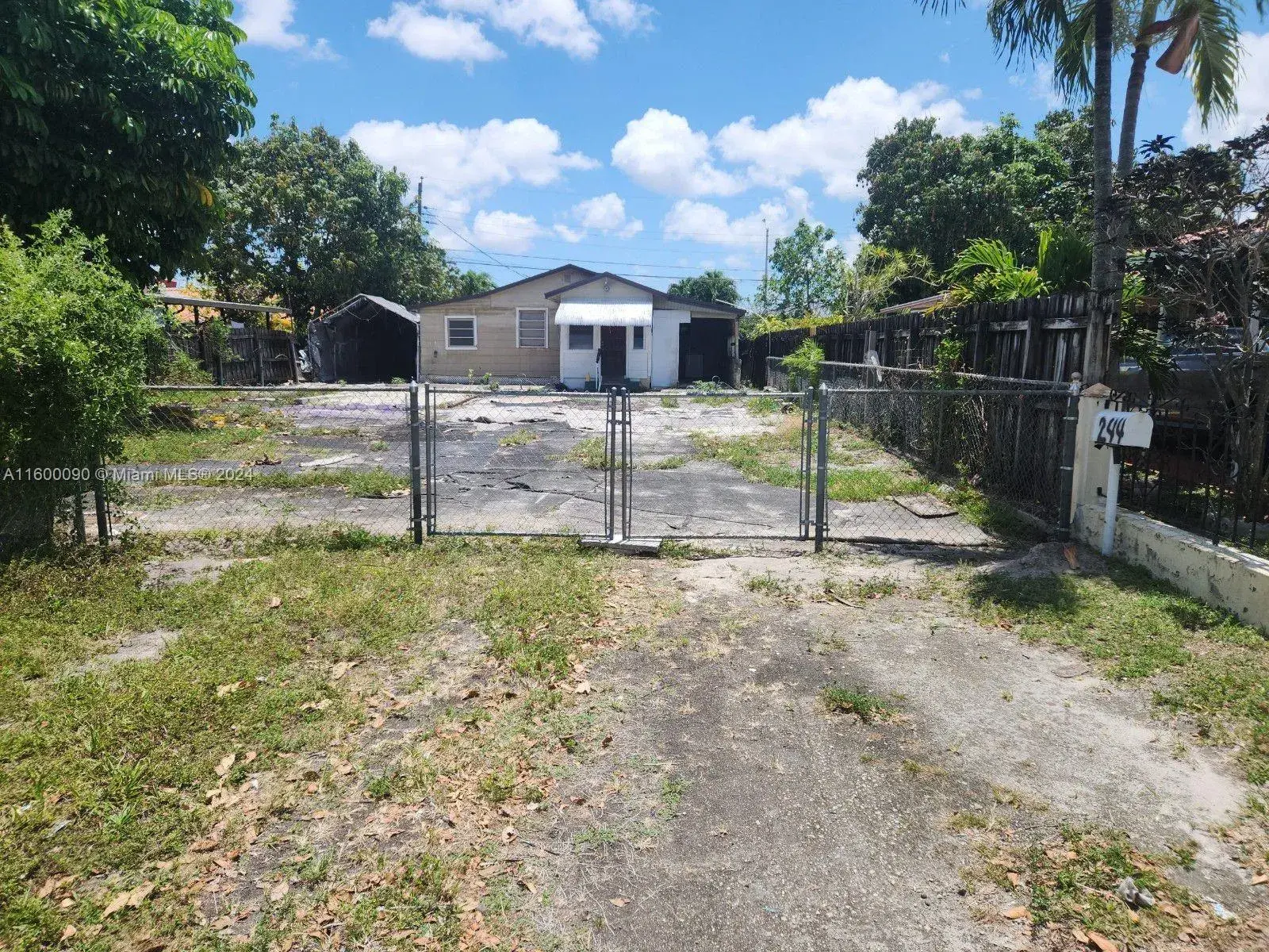 244 E 15th St, Hialeah FL 33010