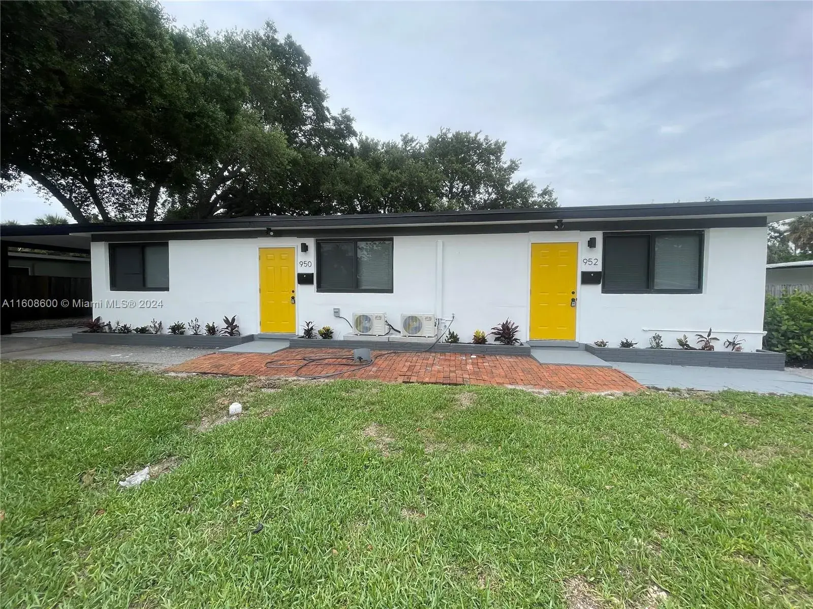 Residential Income for sale at 950 SW 29th St, Fort Lauderdale FL 33315