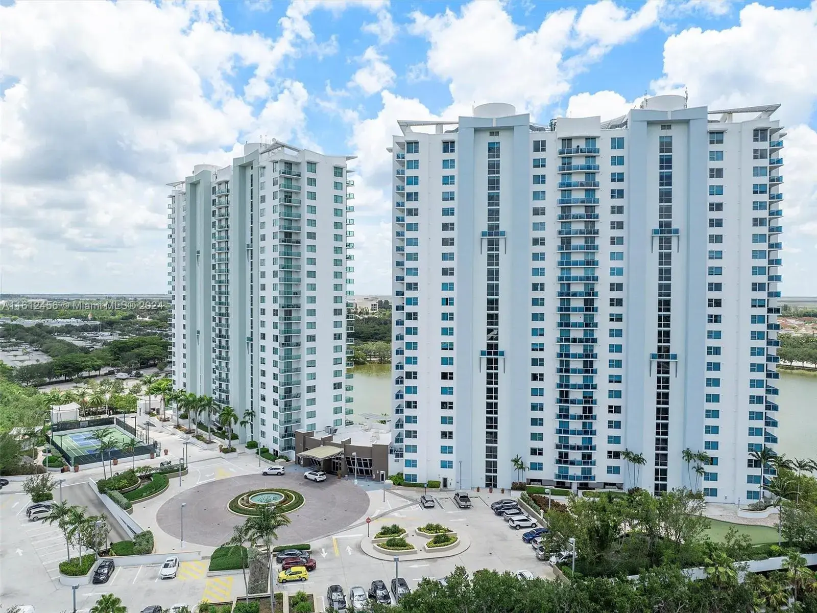 2 bedroom 2 bath Residential for sale at 2681 N Flamingo Rd, Sunrise FL 33323