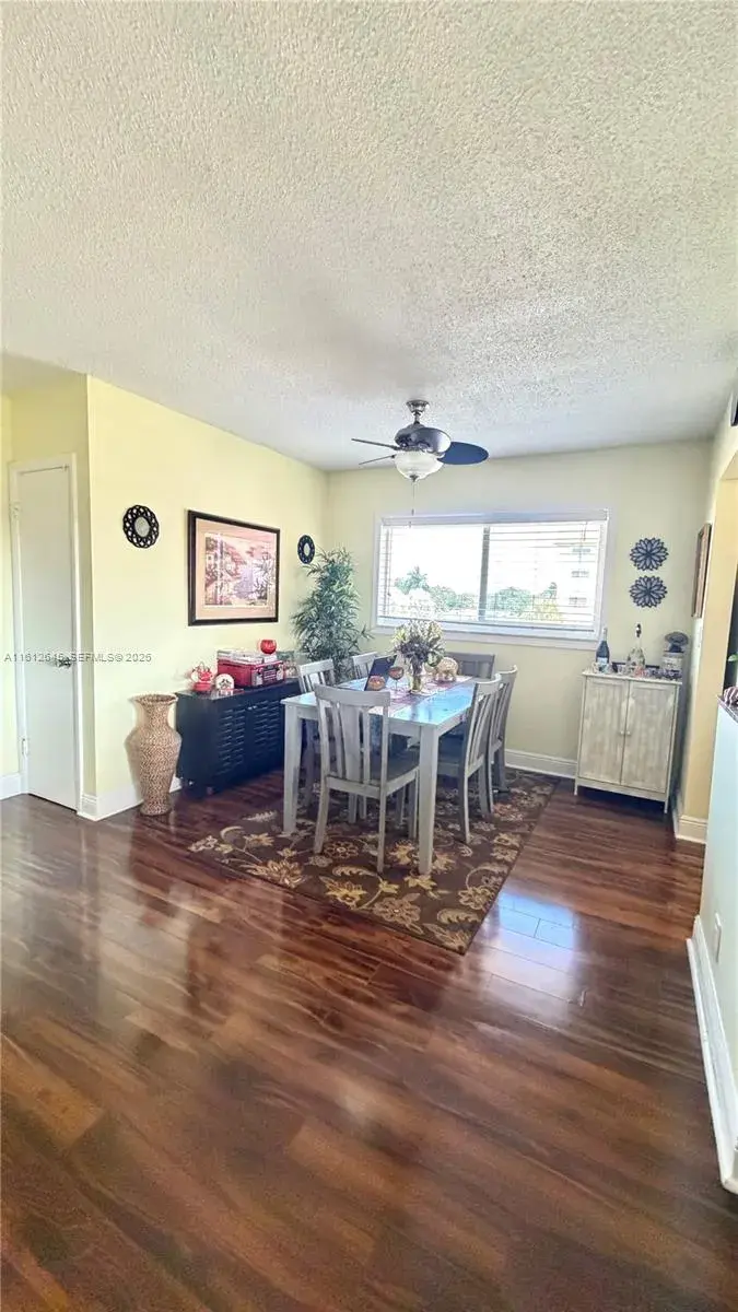 2 bedroom 2 bath Residential for sale at 5300 Washington St # D309, Hollywood FL 33021