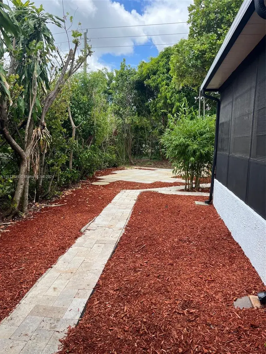 4040 N 67th Ln N, Riviera Beach FL 33404