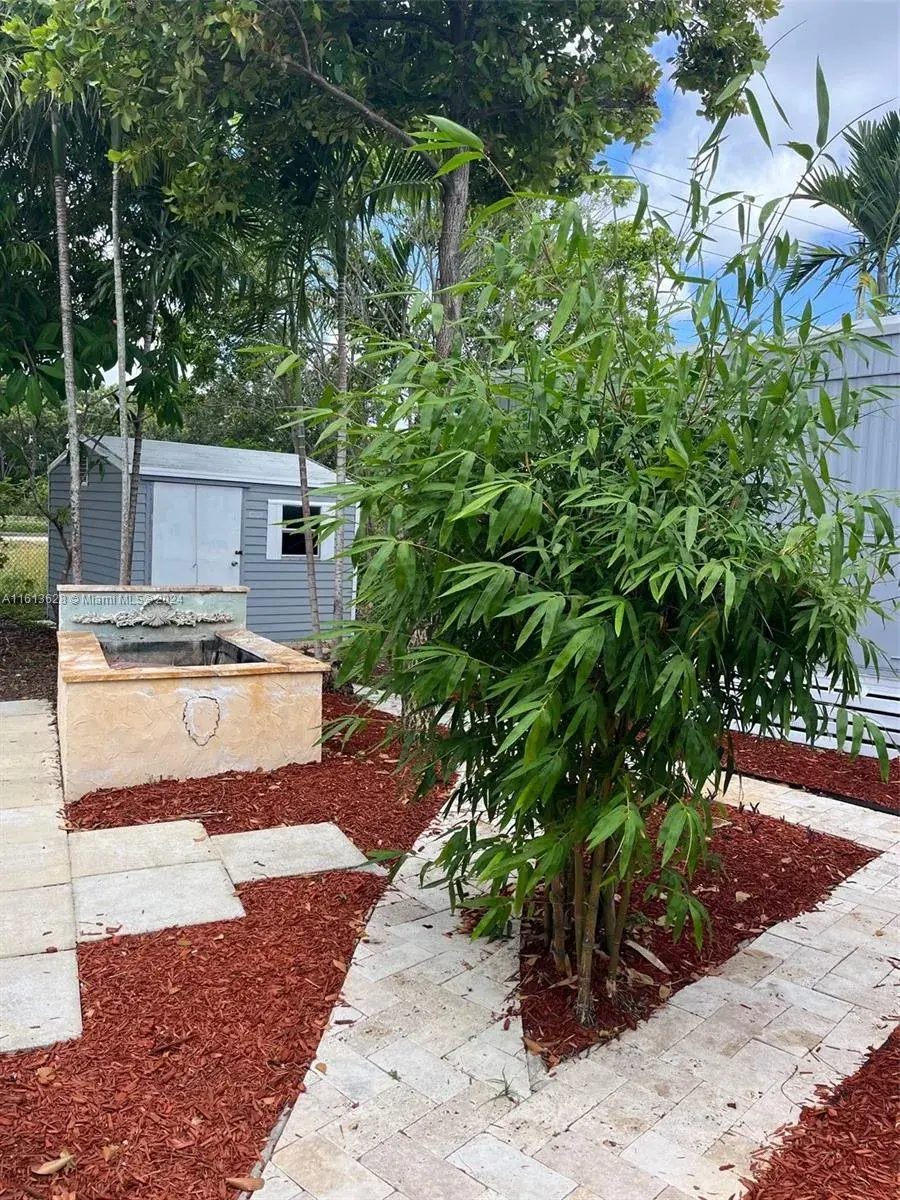 4040 N 67th Ln N, Riviera Beach FL 33404