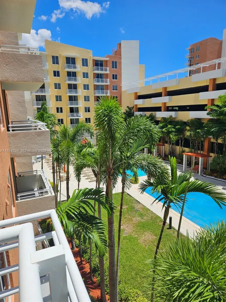 2 bedroom 2 bath Residential Lease for rent at 2775 NE NE 187th ST # 323, Aventura FL 33180