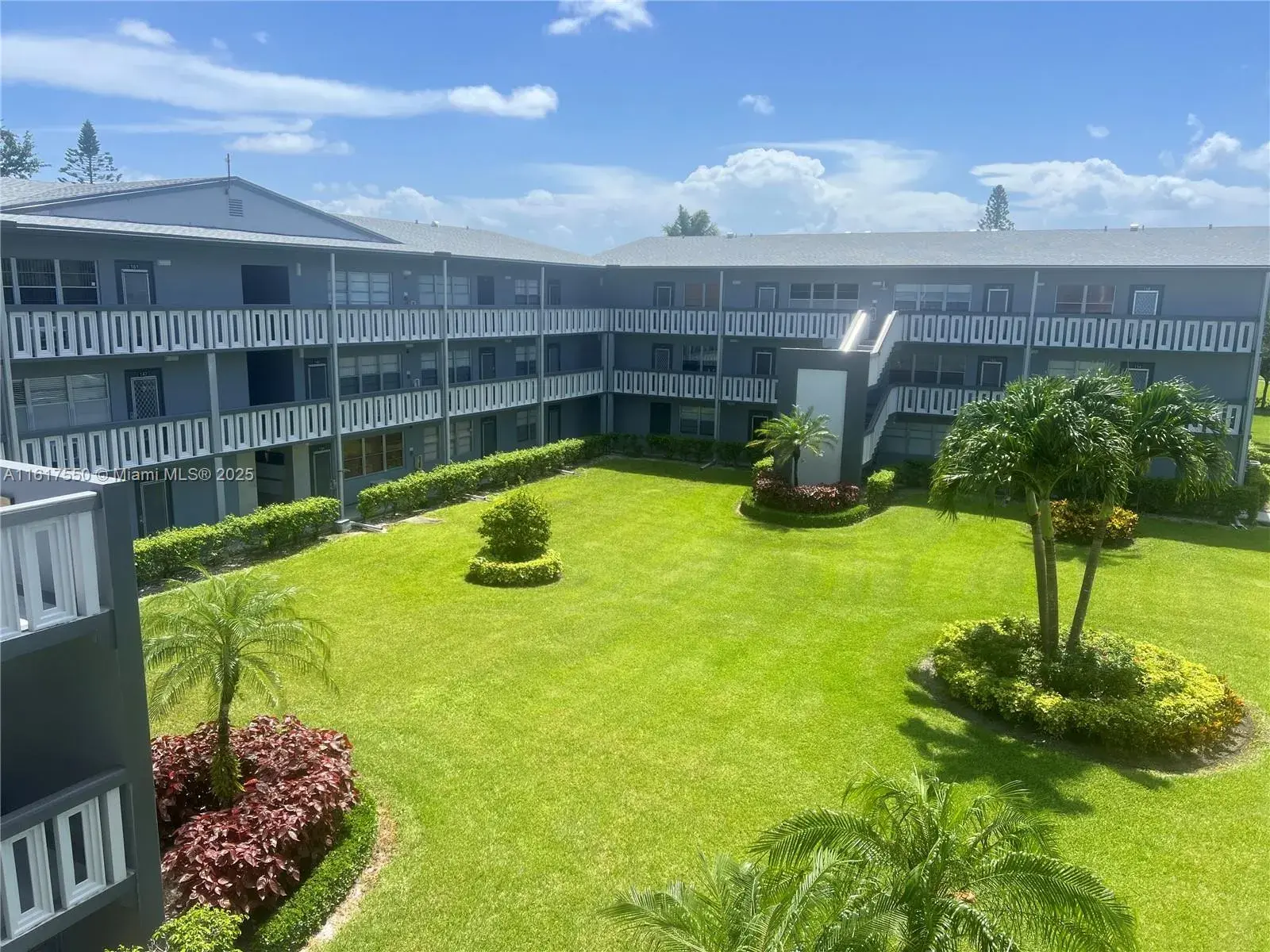 2 bedroom 1 bath Residential for sale at 155 Suffolk D # D, Boca Raton FL 33434