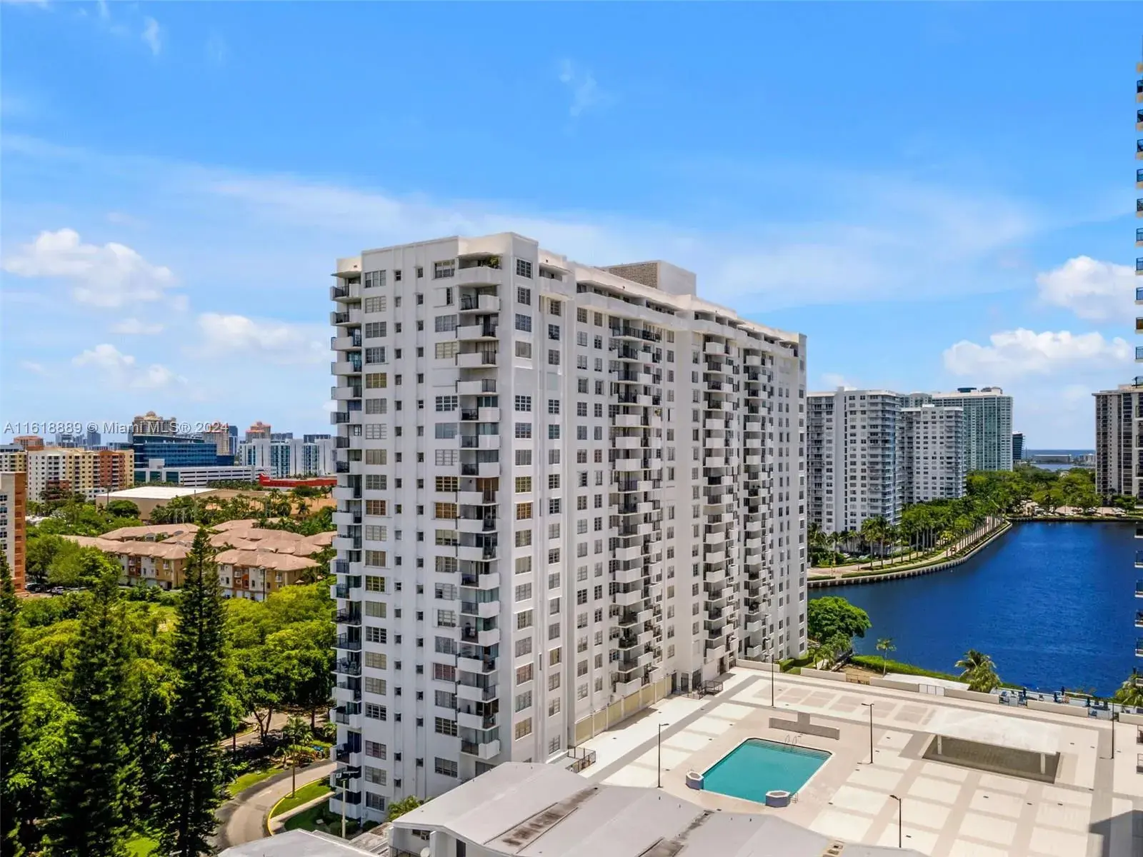 2780 NE 183rd St # 1904, Aventura FL 33160