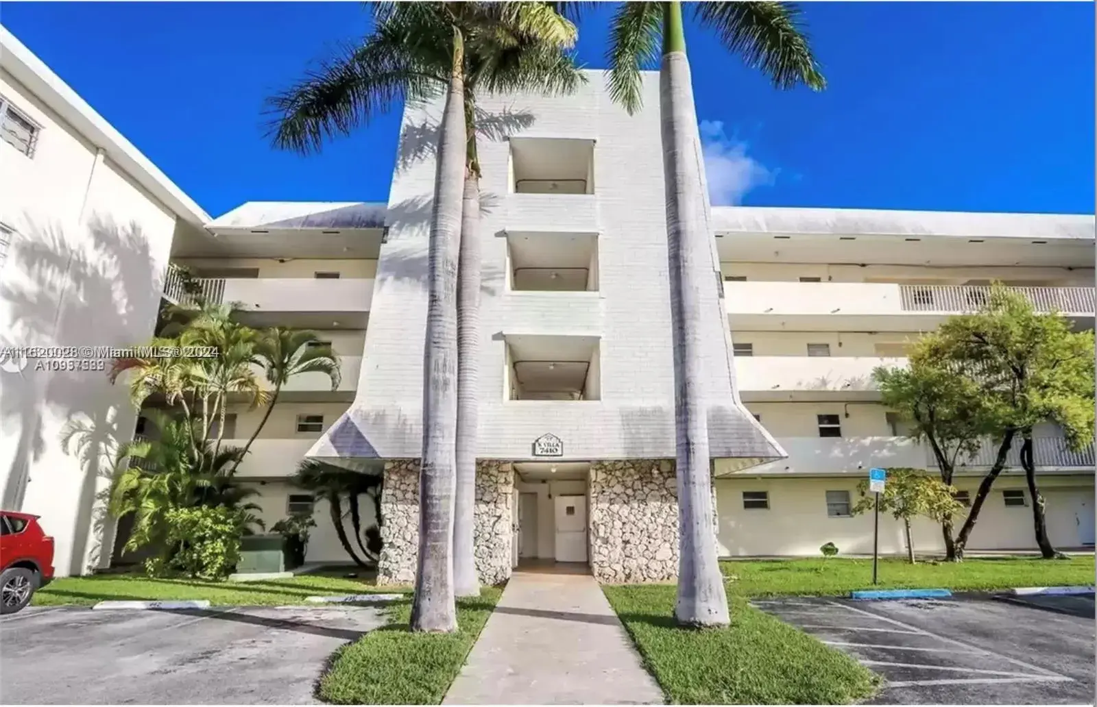 1 bedroom 1 bath Residential for sale at 7410 SW 82nd St # K211, Miami FL 33143