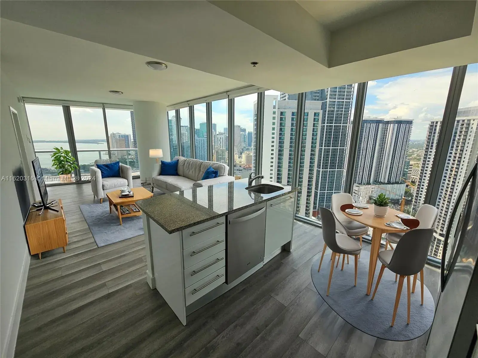 888 Biscayne Blvd # 2701, Miami FL 33132