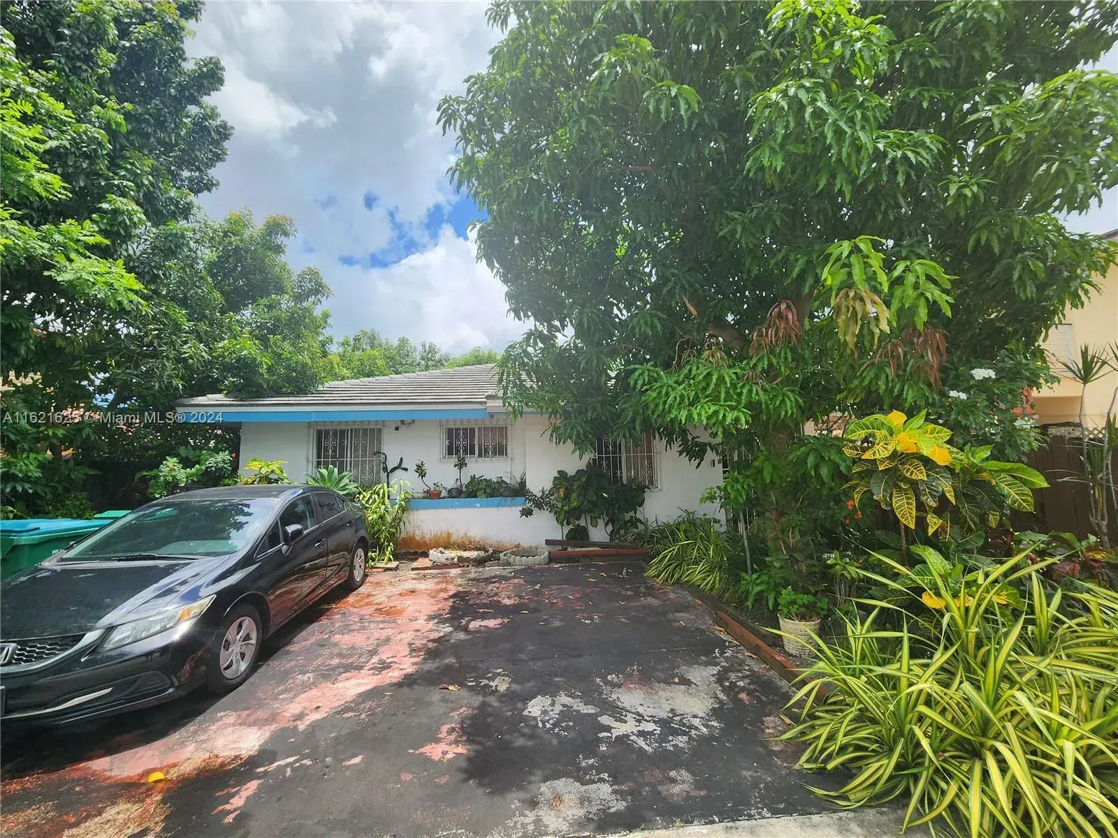 3 bedroom 2 bath Residential for sale at 14910 SW 92nd Ter, Miami FL 33196
