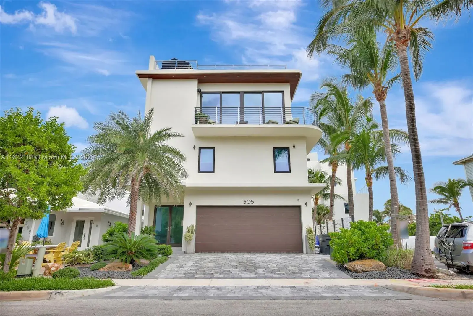 3 bedroom 3 bath Residential Lease for rent at 305 Oak St, Hollywood FL 33019