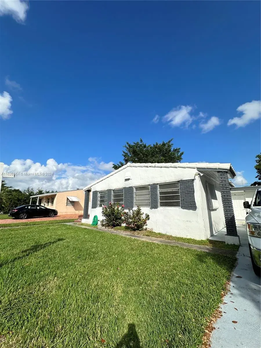 1619 Moffett St, Hollywood FL 33020