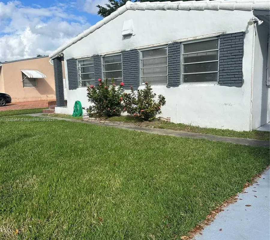 1619 Moffett St, Hollywood FL 33020
