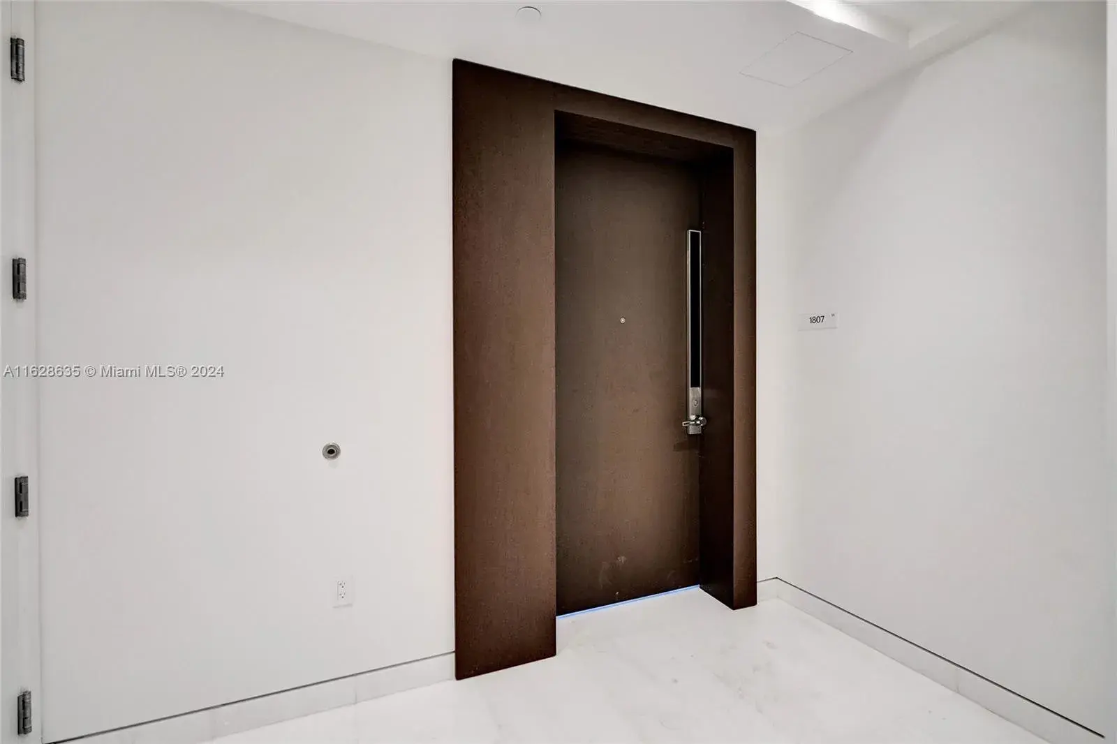 300 Biscayne Blvd Way # 1807, Miami FL 33131