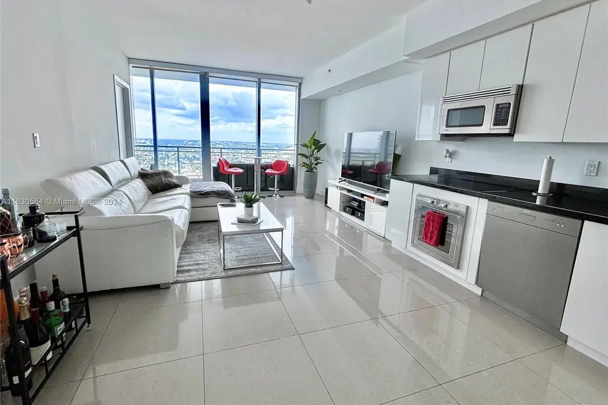 92 SW 3 ST # 4407, Miami FL 33130