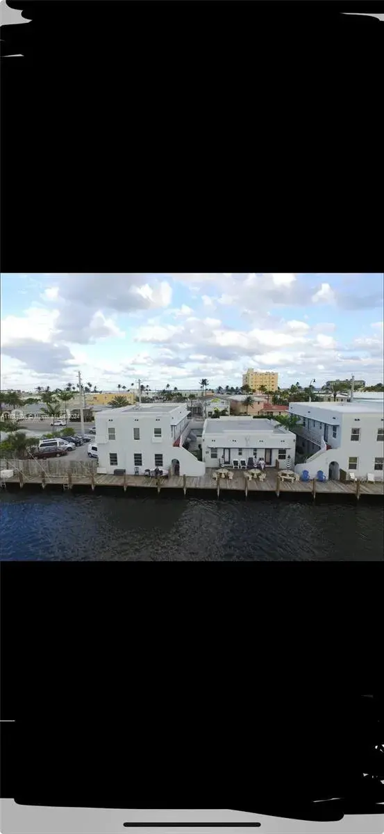 1 bedroom 1 bath Residential for sale at 1908 N Ocean Dr # 15C, Hollywood FL 33019
