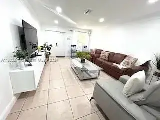 10031 SW 24th Ter, Miami FL 33165