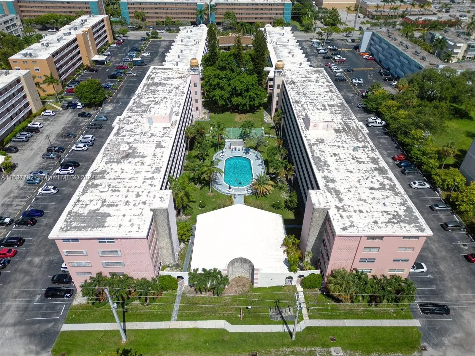 200 NE 12th Ave # 3A, Hallandale Beach FL 33009