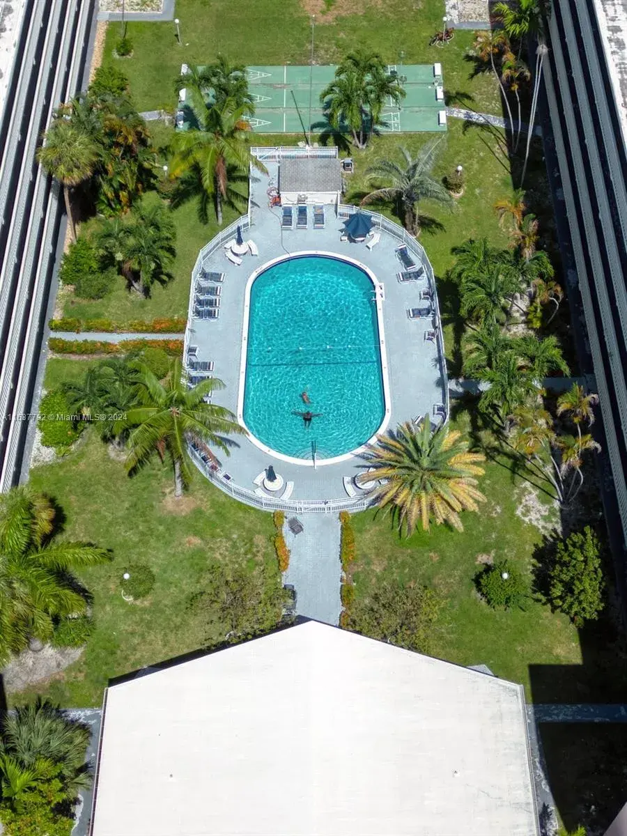 200 NE 12th Ave # 3A, Hallandale Beach FL 33009