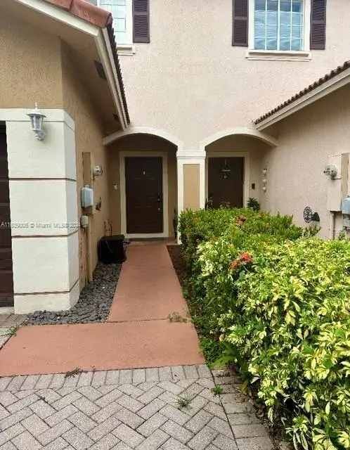 2 bedroom 2 bath Residential for sale at 8832 S Isles Cir, Tamarac FL 33321