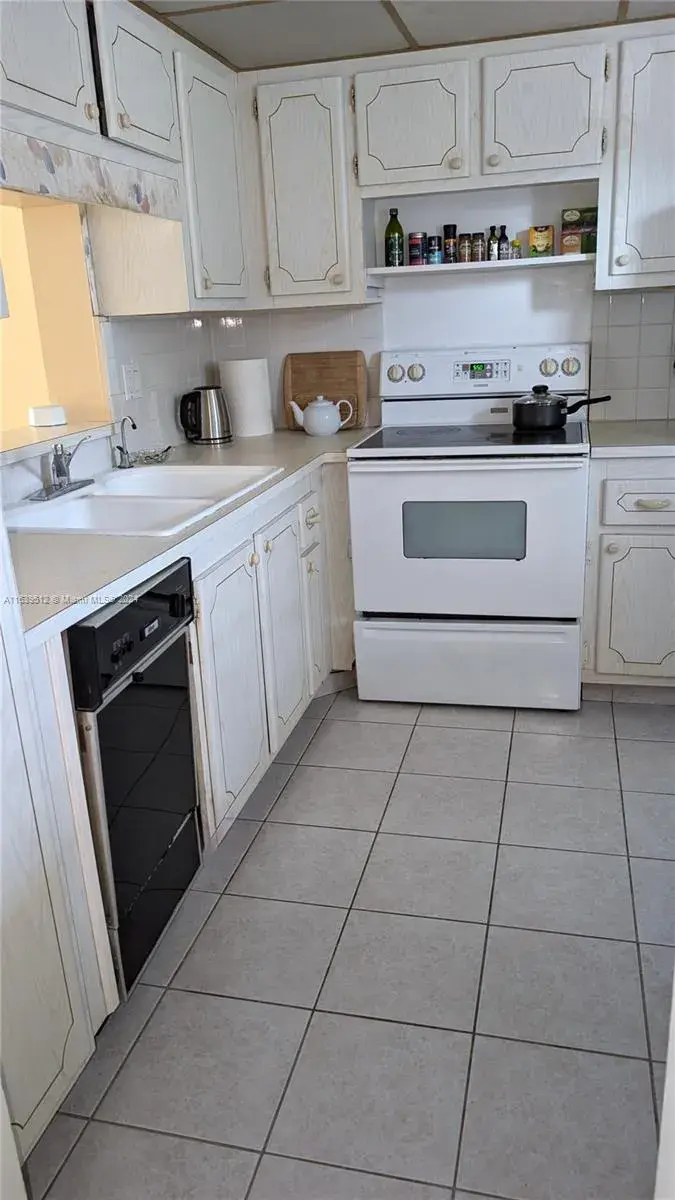 420 NE 12th Ave # 303, Hallandale Beach FL 33009