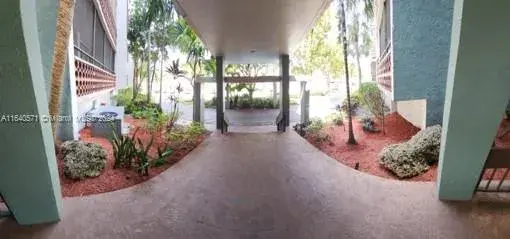 1 bedroom 1 bath Residential Lease for rent at 4222 Inverrary Blvd # 4318, Lauderhill FL 33319