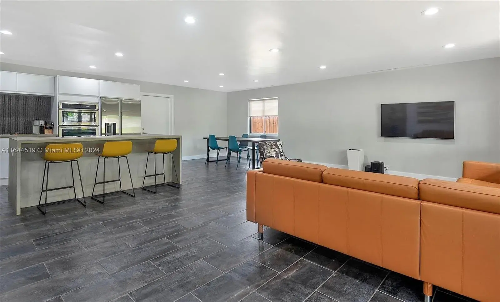 2220 N 51st Ave, Hollywood FL 33021