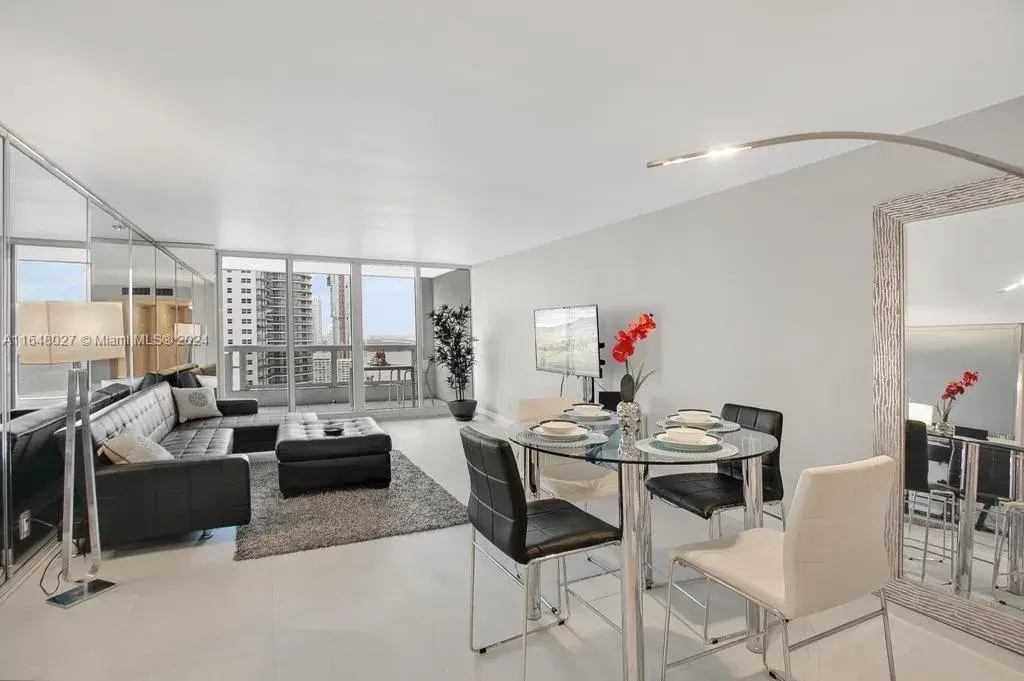 1717 N Bayshore Dr # 3050, Miami FL 33132
