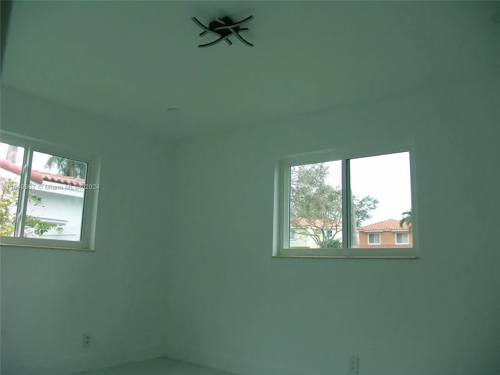 1443 Harding St, Hollywood FL 33020
