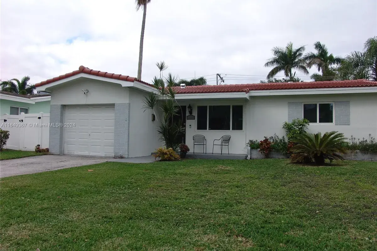 1443 Harding St, Hollywood FL 33020