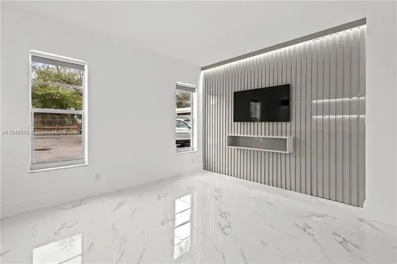 215 NE 16th Ave # 105, Fort Lauderdale FL 33301