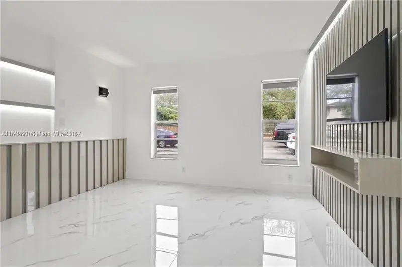 215 NE 16th Ave # 105, Fort Lauderdale FL 33301