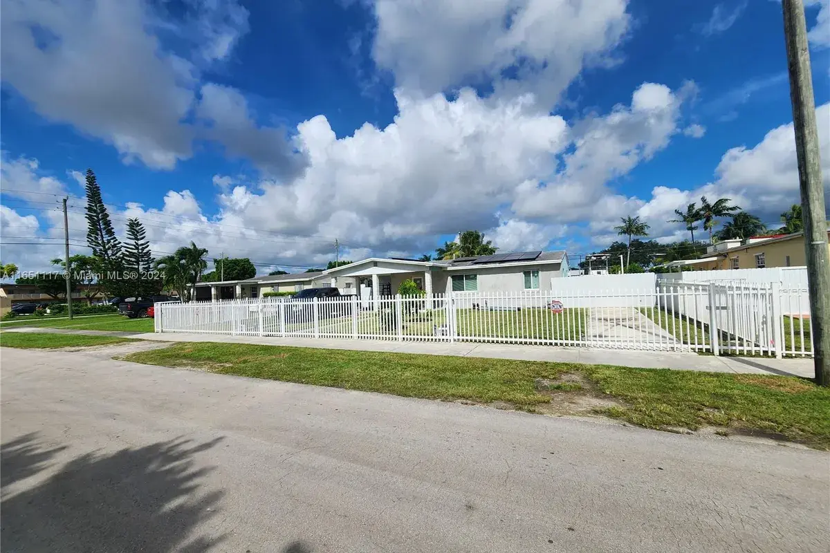 1025 NE 13th Ave, Homestead FL 33033
