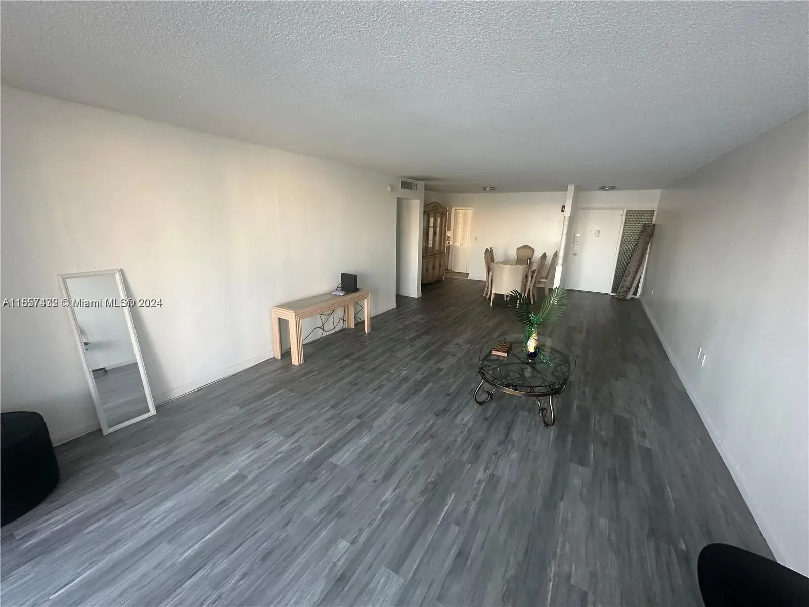 1670 NE 191st St # 3, Miami FL 33179