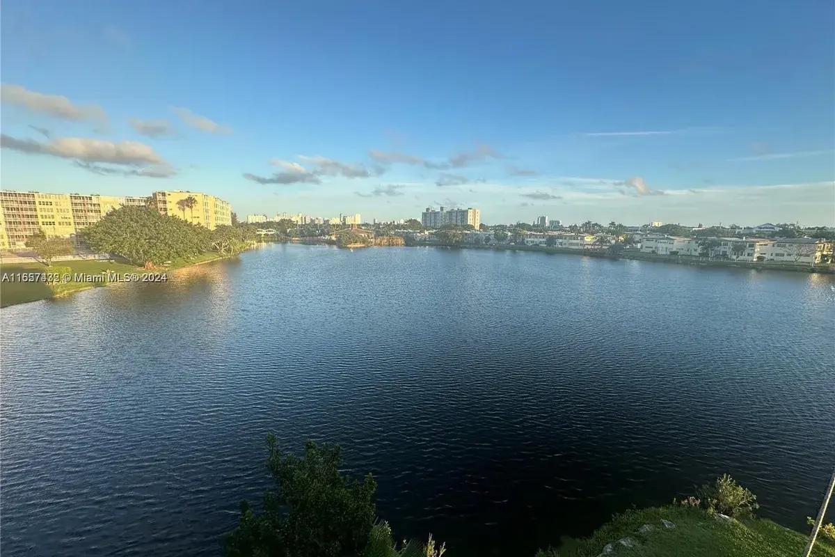 1670 NE 191st St # 3, Miami FL 33179