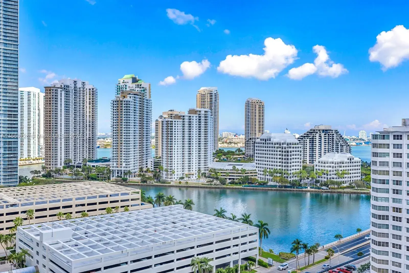 2 bedroom 2 bath Residential Lease for rent at 950 Brickell Bay Dr # 1806, Miami FL 33131