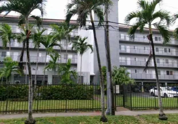1 bedroom 1 bath Residential for sale at 900 SW 84th Ave # 207A, Miami FL 33144