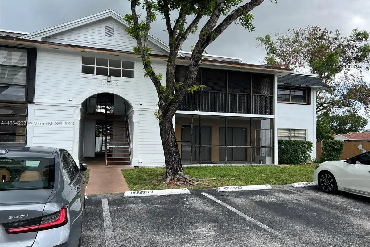 19085 NW 62nd Ave # 108, Hialeah FL 33015