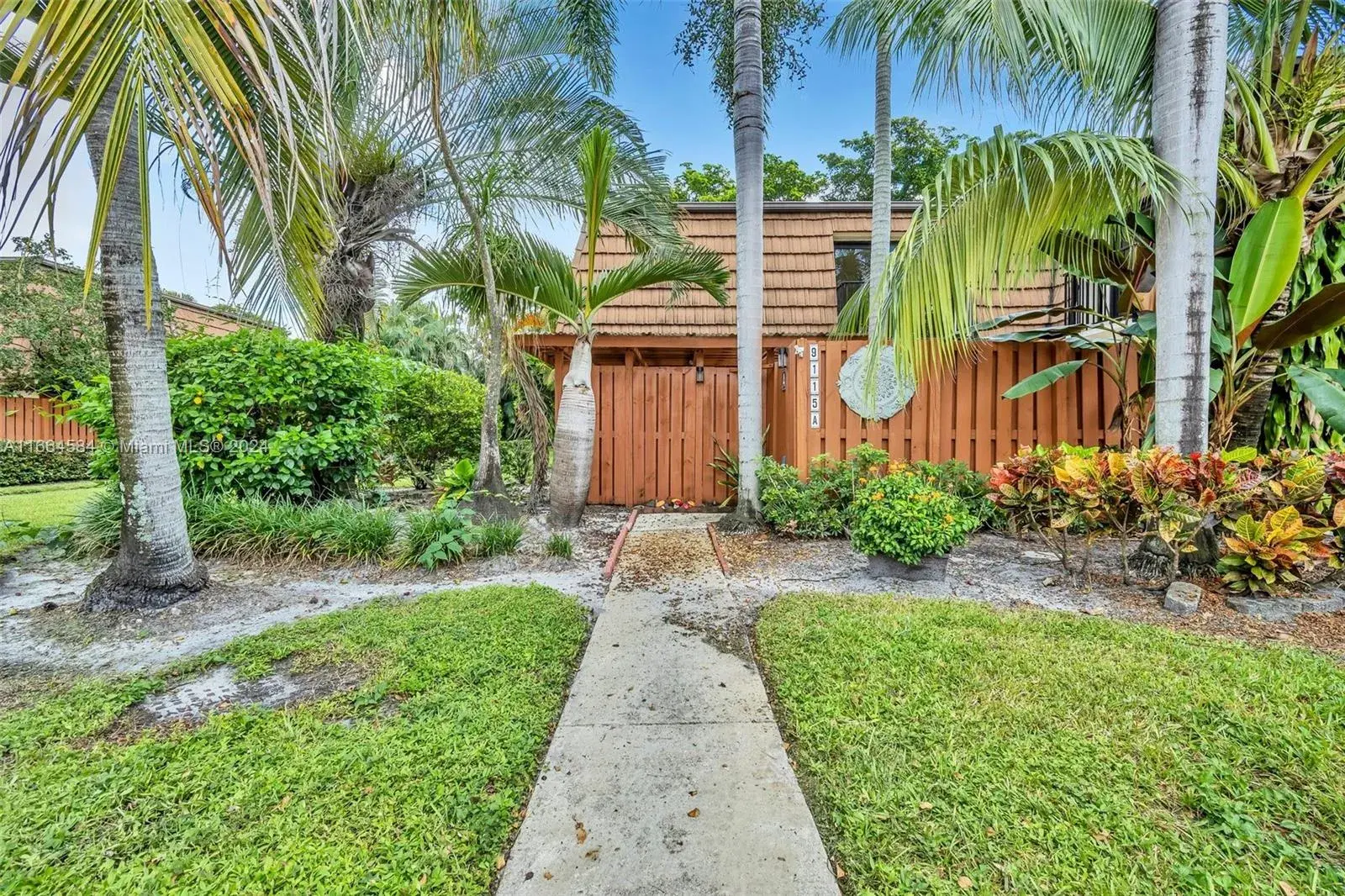 3 bedroom 2 bath Residential Lease for rent at 9115 SW 20th Ct # A, Davie FL 33324