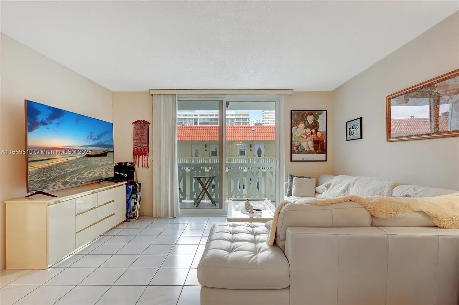 3113 S Ocean Dr # 402, Hallandale Beach FL 33009